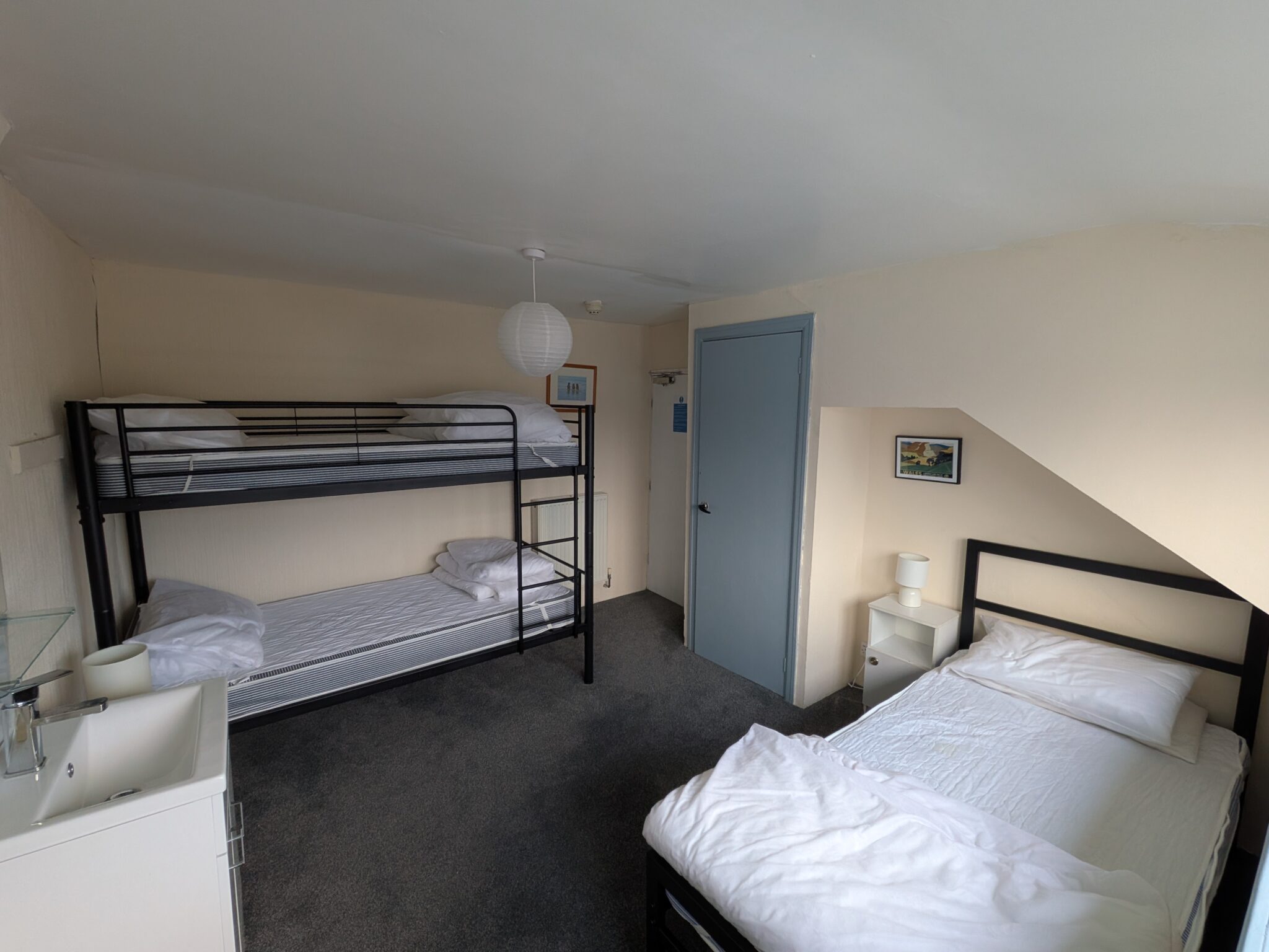 Room 9 - 3rd floor bedroom